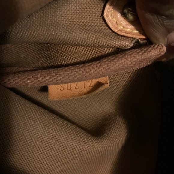 Louis Vuitton Eva monogram bag(bag discontinued). - Picture 12 of 16